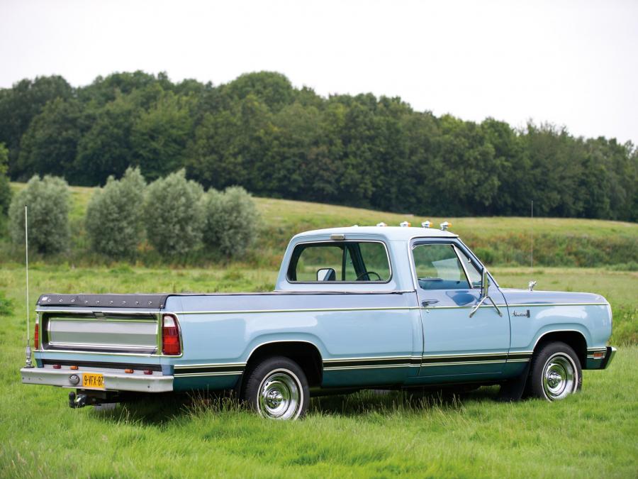  Dodge D150 Adventurer SE 1977 года  (фото 13 из 16)